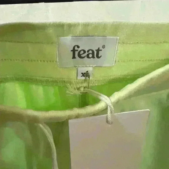 New Feat Blanket Blend Short. Lime Color - XL - Picture 5 of 7